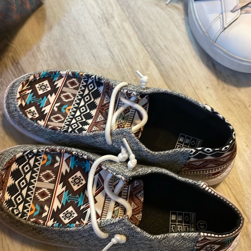 Loafer shoes